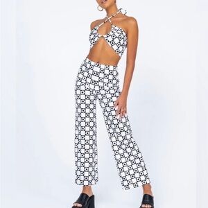 Princess Polly Black and White Flower Latiana Set